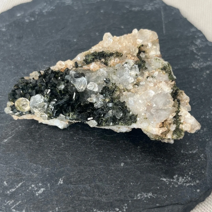 Epidot Quarz Cluster