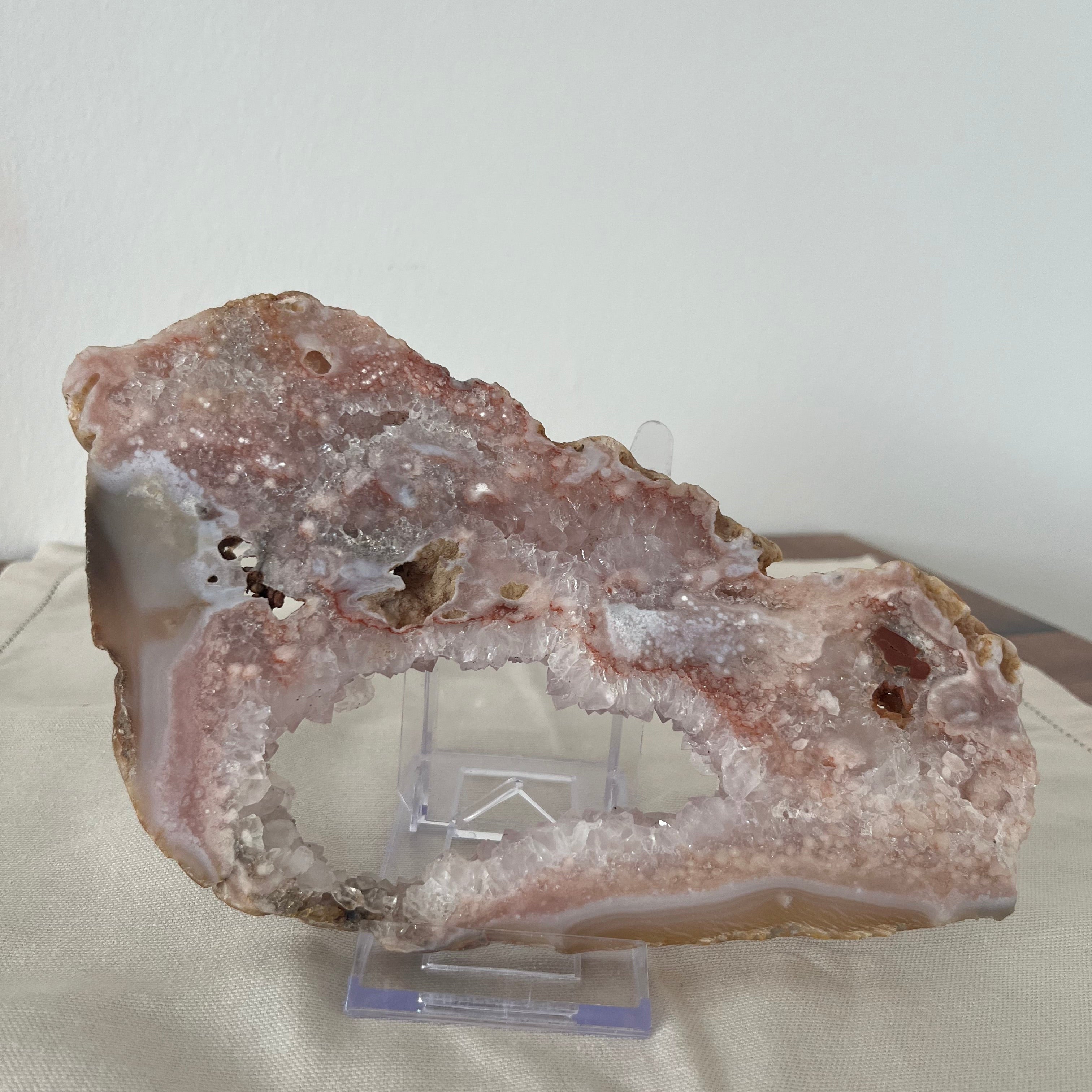 Pink Amethyst, Scheibe mit Portal