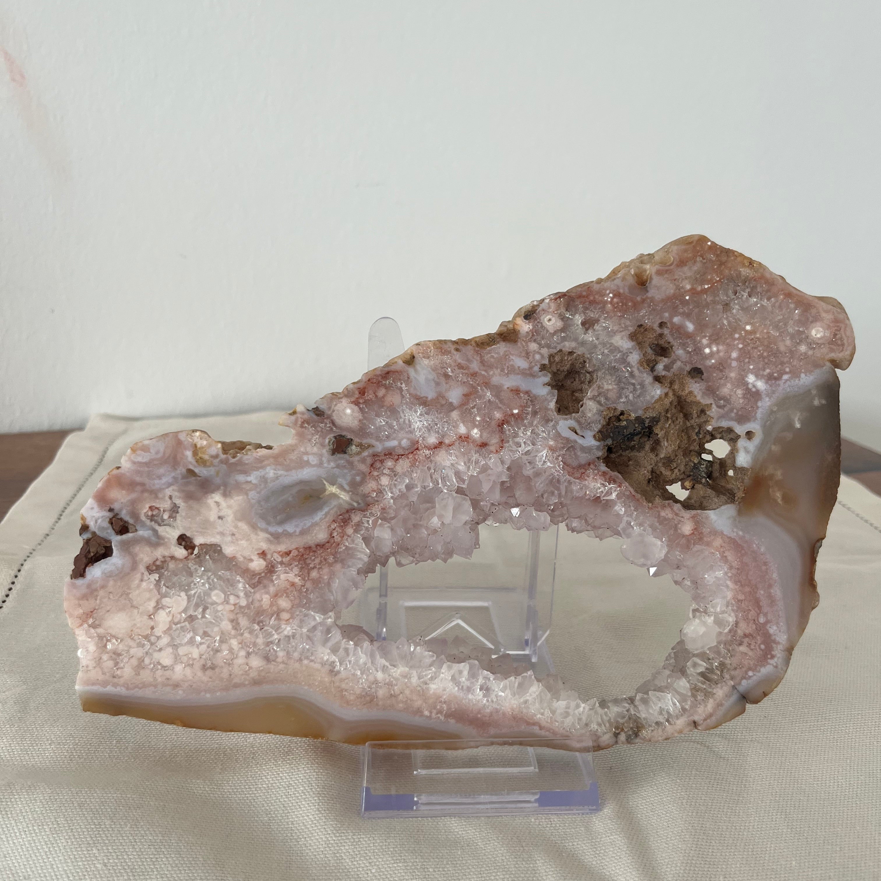 Pink Amethyst, Scheibe mit Portal