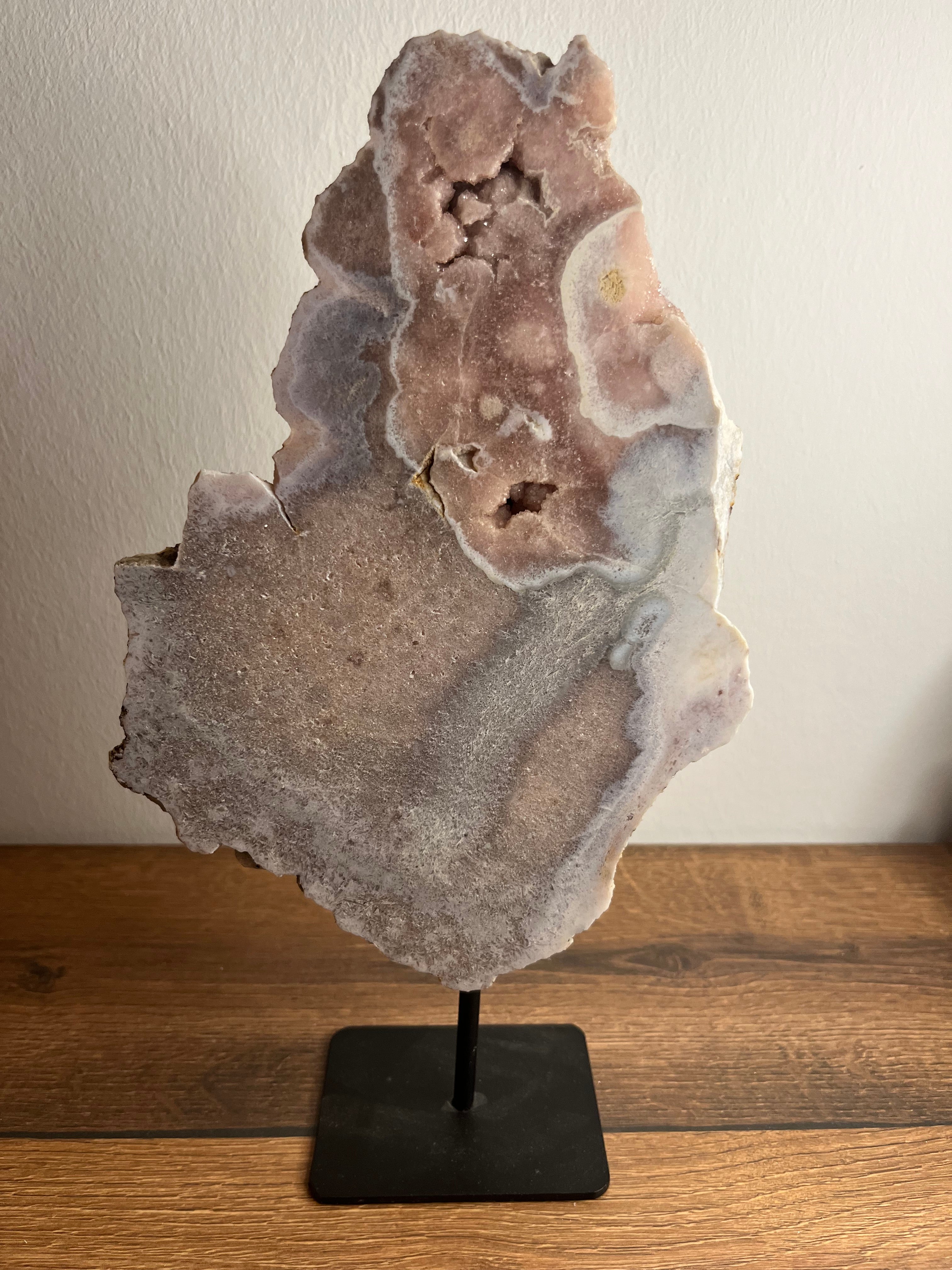 Pink Amethyst auf Stand